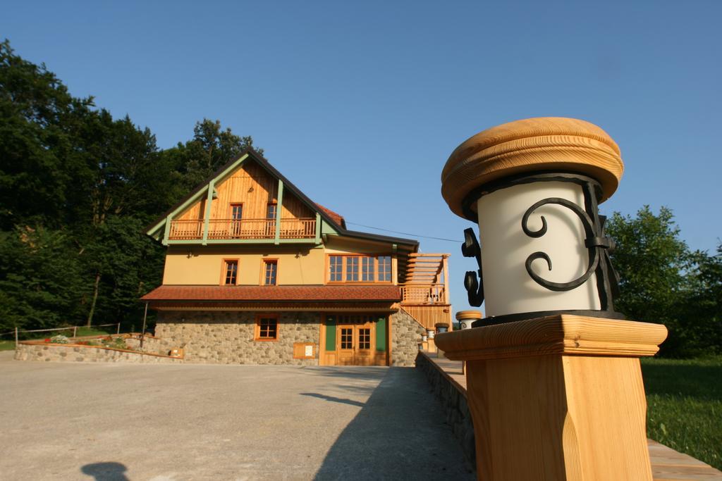 Villa Les With Hot Tub & Sauna Brezice Room photo