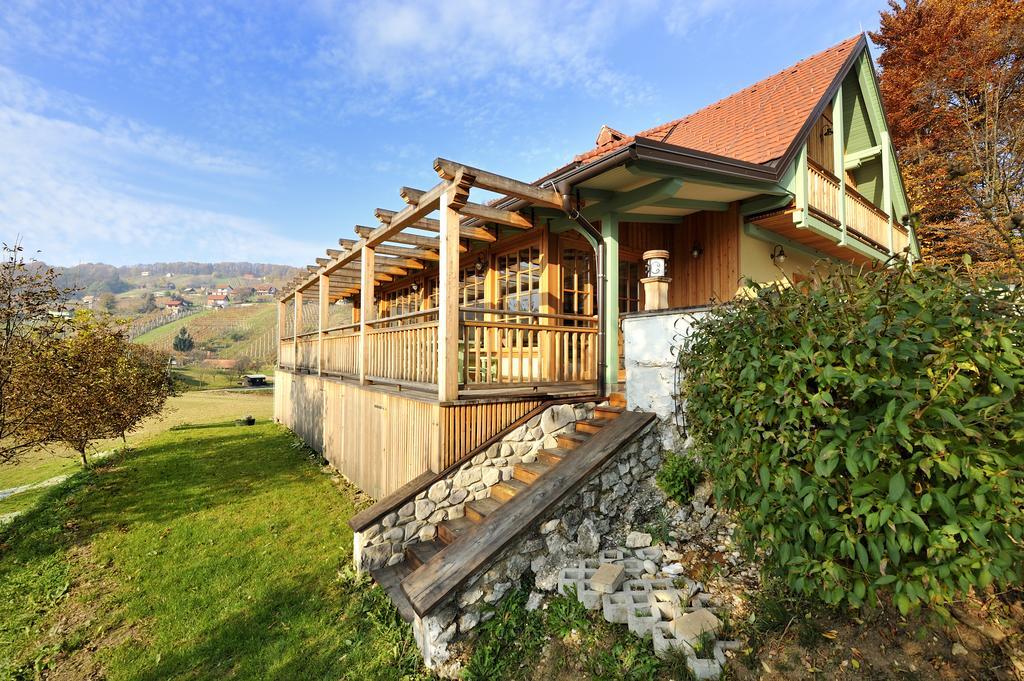 Villa Les With Hot Tub & Sauna Brezice Exterior photo
