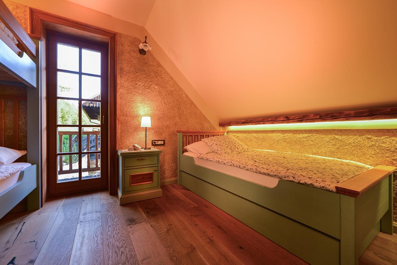 Villa Les With Hot Tub & Sauna Brezice Exterior photo